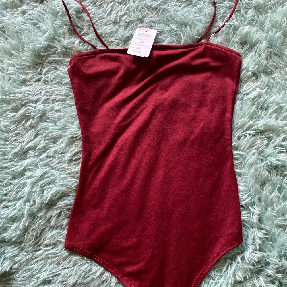 Woman’s extra small Windsor onsie. 💕